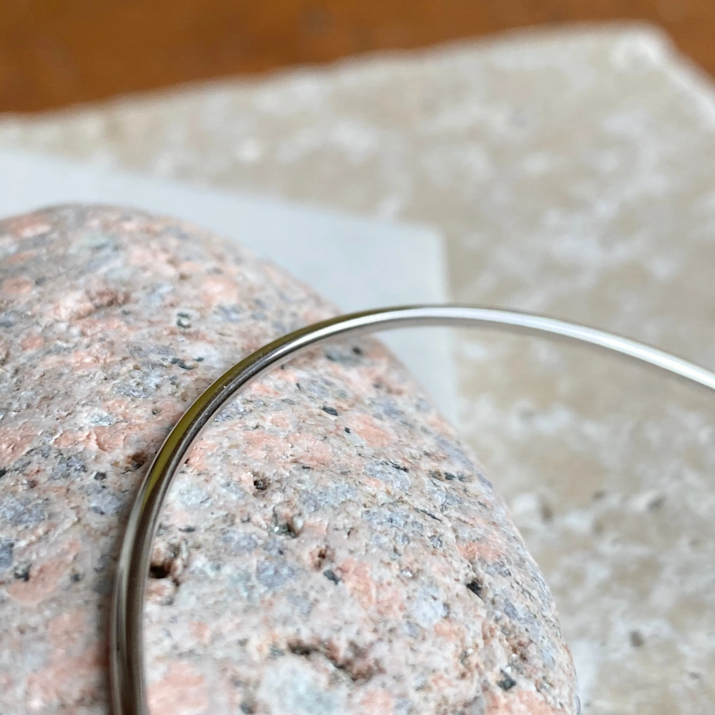 14KT White Gold Thin Bangle Slip-On Bracelet 1.5mm