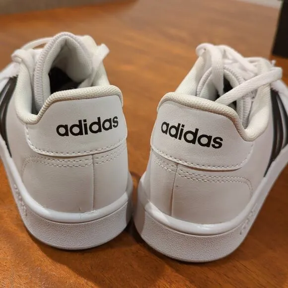 Adidas grand court Big kids 4