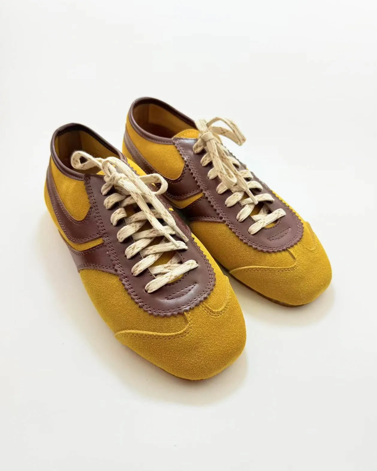 Color Block Tied Sneakers