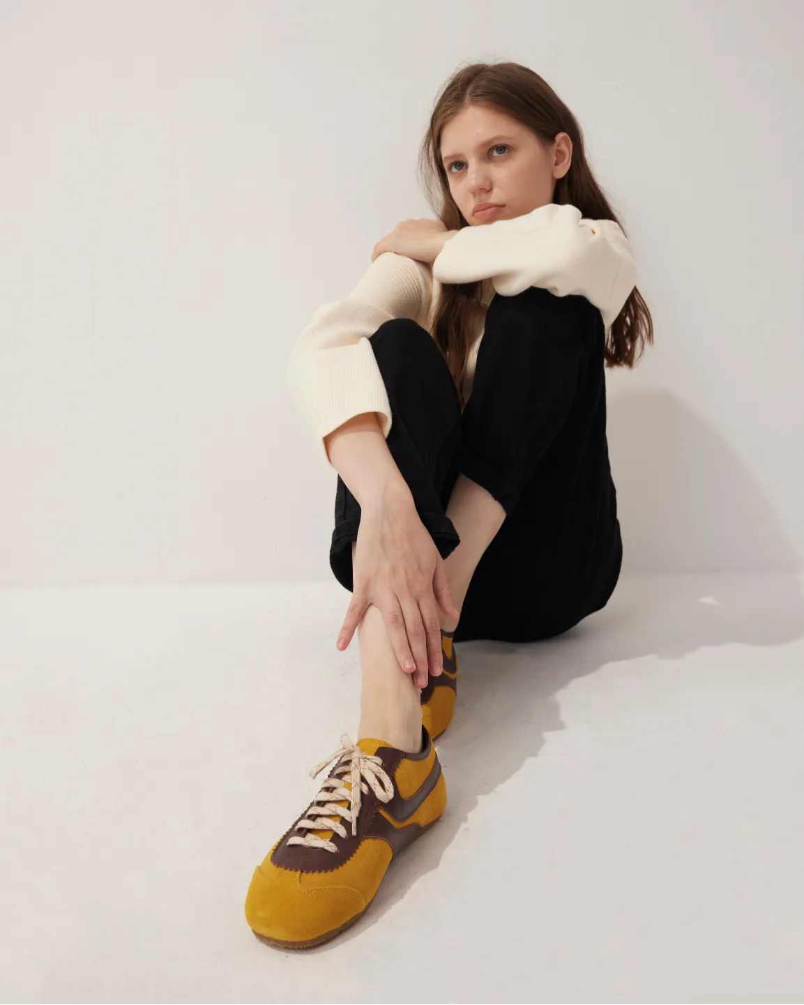 Color Block Tied Sneakers