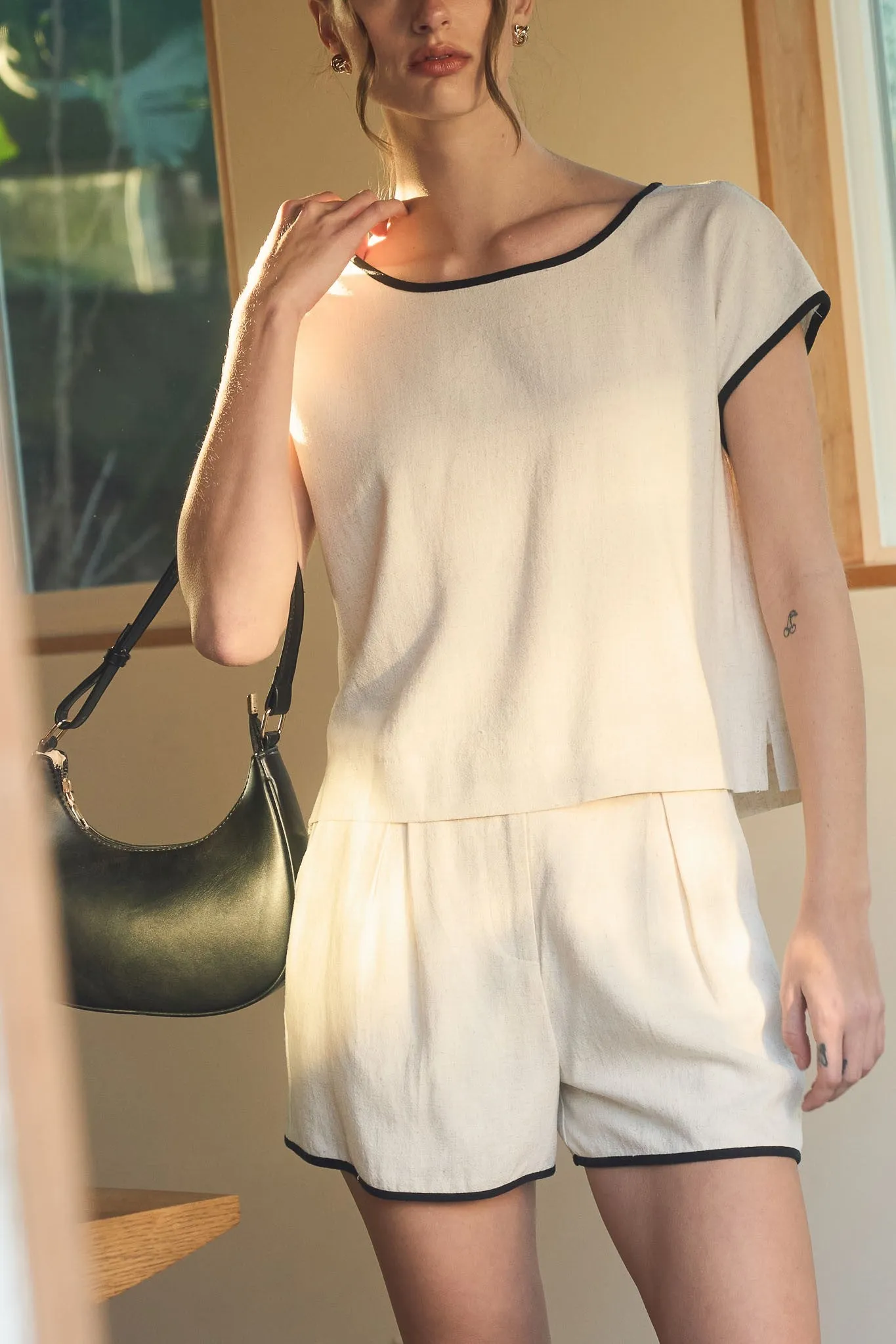 CONTRAST TRIM ROUND NECK SHORT SLEEVE LINEN SHIRT