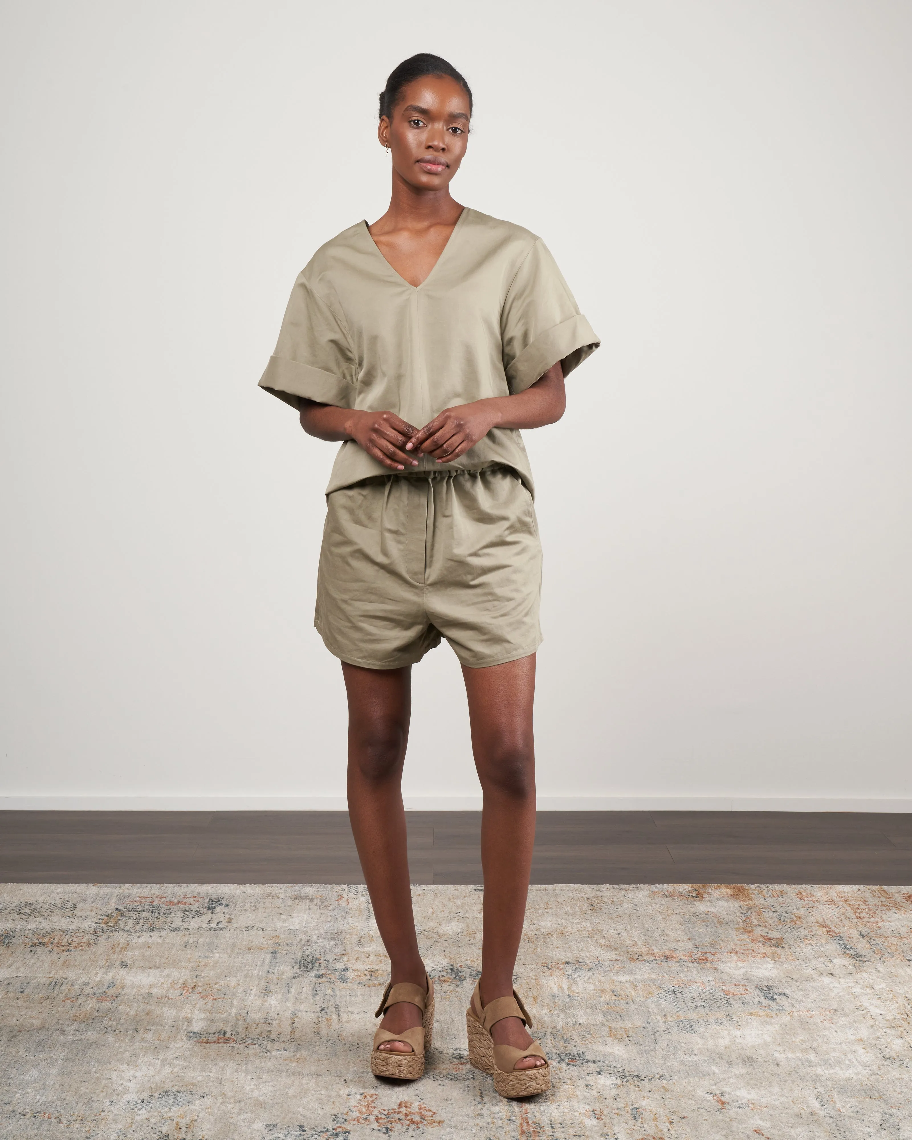 cotton linen sateen pull on shorts - dark clay