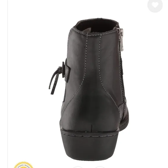 Eastland Women's Bella Ankle Boot - Slip-On Comfort with Zippe Size 7