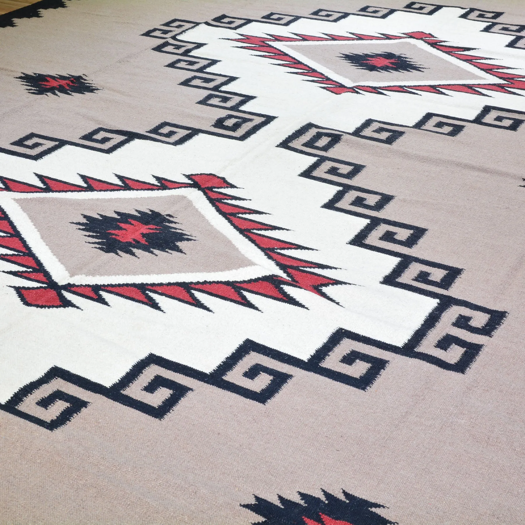 Hand-Woven Navajo Style Southwestern Design Rug (Size 11.11 X 14.7) Cwral-7638