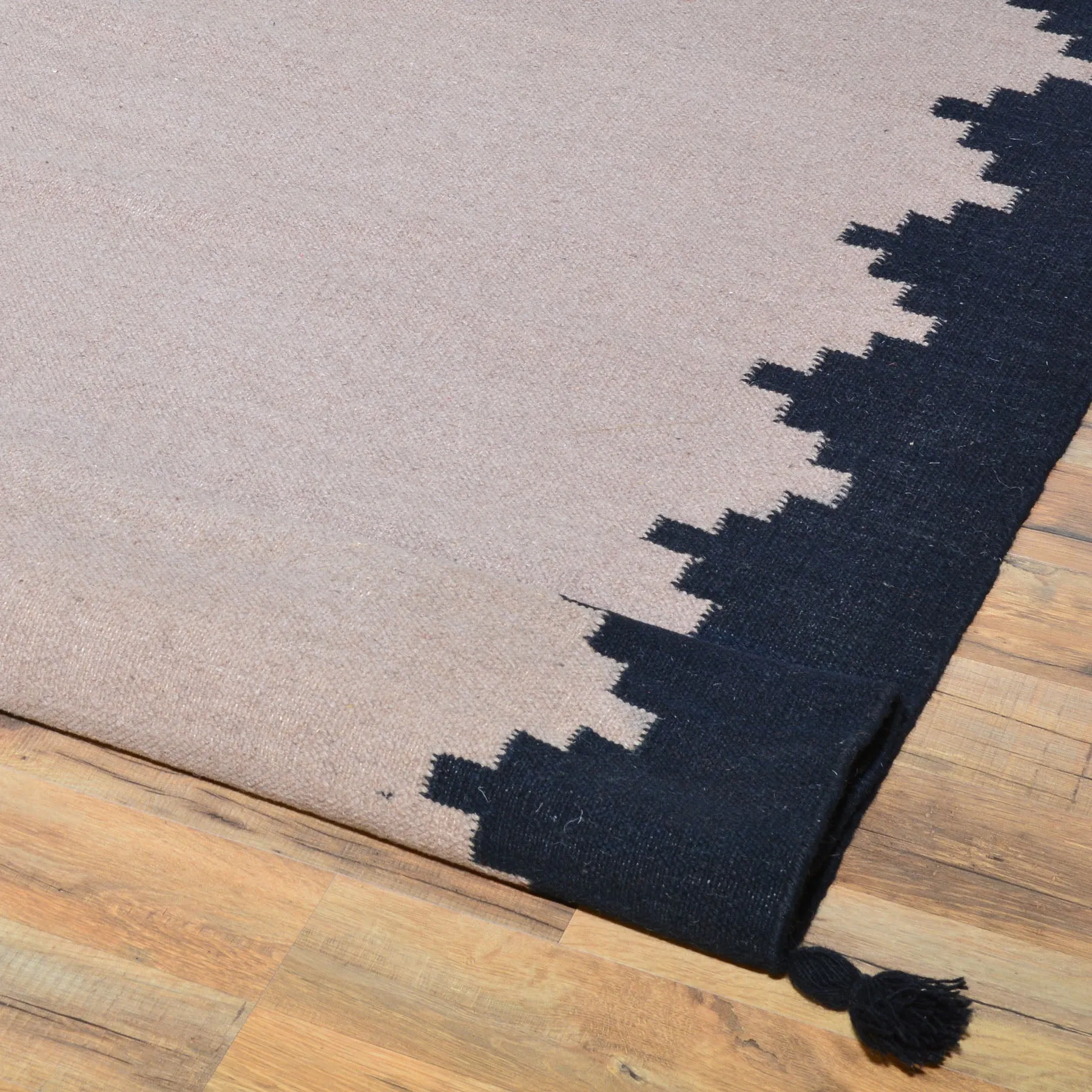 Hand-Woven Navajo Style Southwestern Design Rug (Size 11.11 X 14.7) Cwral-7638