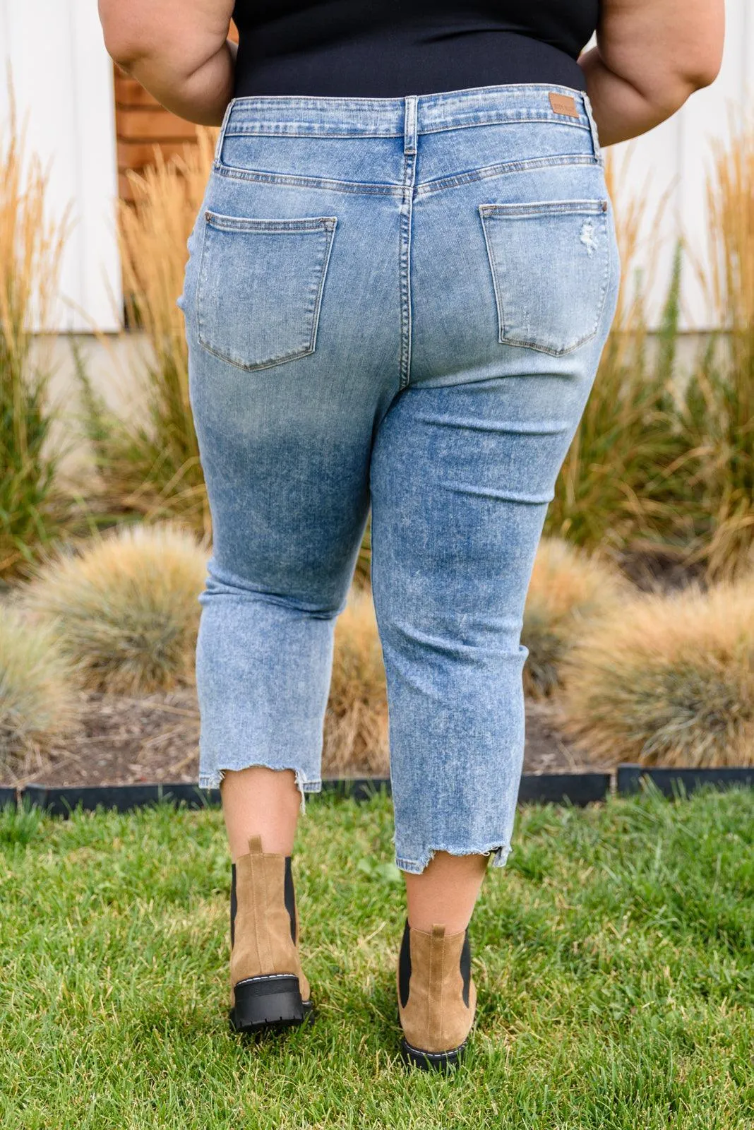 Hazel Blues® | Cityscape Cropped Chew Hem