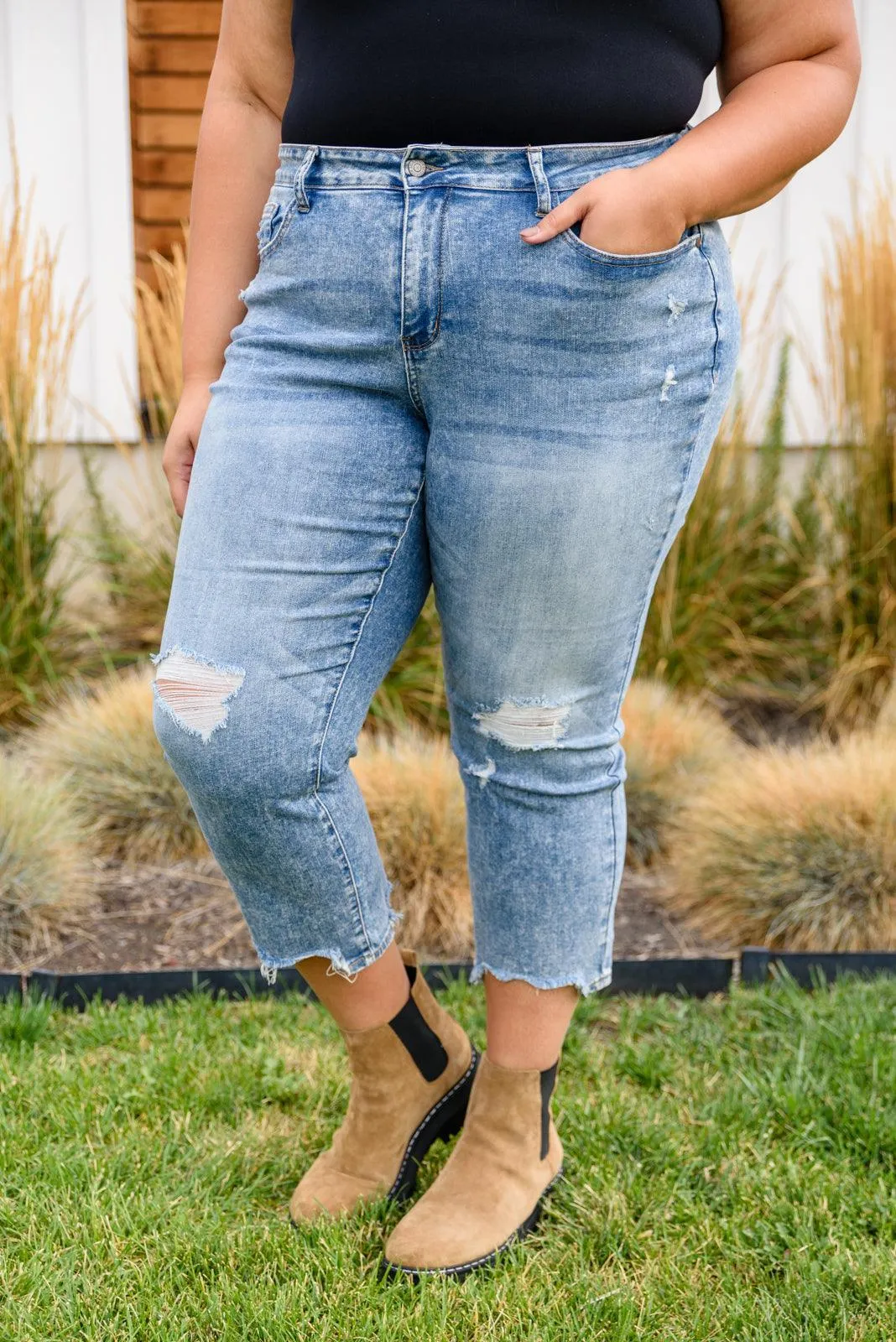 Hazel Blues® | Cityscape Cropped Chew Hem