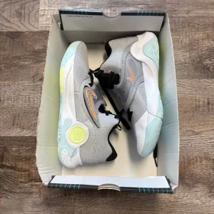 Men’s KD Trey 5X Basketball Shoes