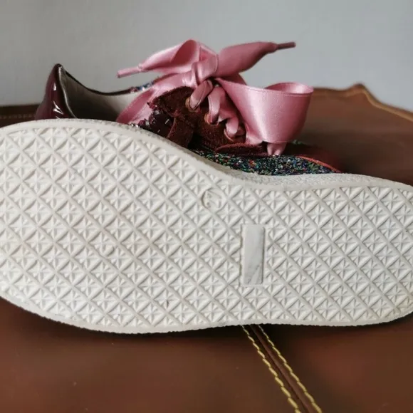 Monnalisa Girls sneakers with glitter details size 27 (10 US)