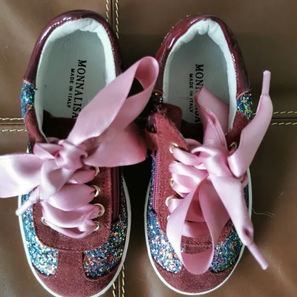 Monnalisa Girls sneakers with glitter details size 27 (10 US)
