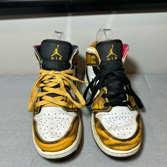 Nike Jordan AJ 1 Mid SE Leather Sneakers