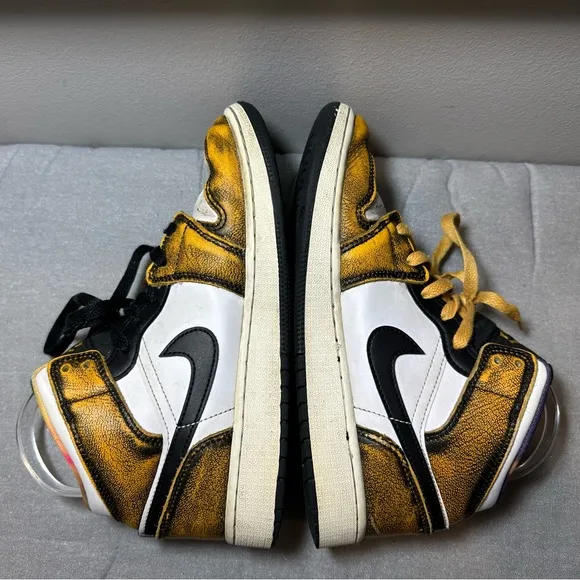 Nike Jordan AJ 1 Mid SE Leather Sneakers