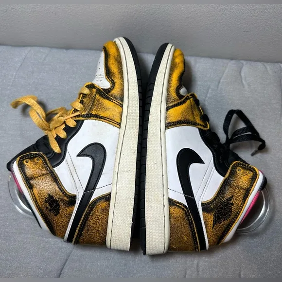 Nike Jordan AJ 1 Mid SE Leather Sneakers