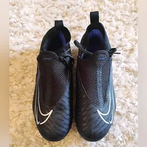 NIKE PHANTOM boys/kids cleats size 3 LIKE NEW Black And Blue