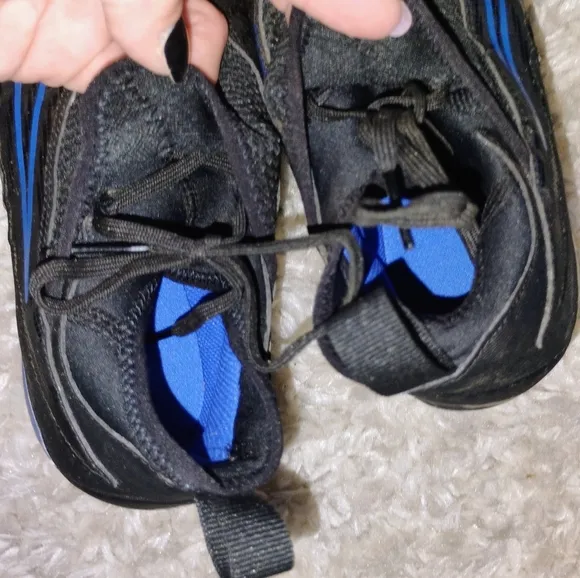 NIKE PHANTOM boys/kids cleats size 3 LIKE NEW Black And Blue