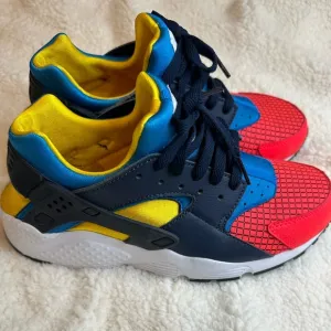 Nike Run Now Huarache Sneakers - 7 Y