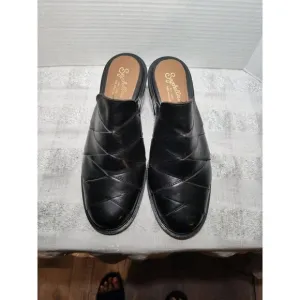 Seychelles Women's Masterpiece Clog with Block Stacked Heel Black 9
