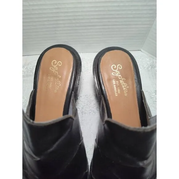 Seychelles Women's Masterpiece Clog with Block Stacked Heel Black 9