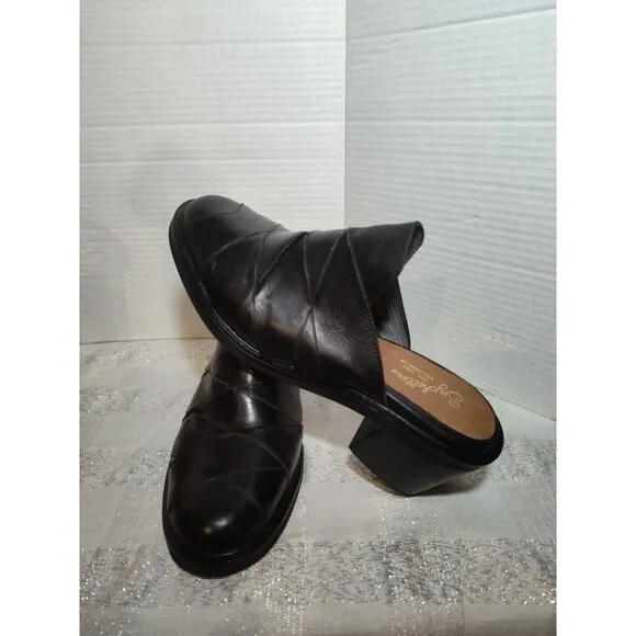 Seychelles Women's Masterpiece Clog with Block Stacked Heel Black 9