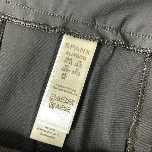 SPANX Sunshine Shorts Very Black XL 4” inseam