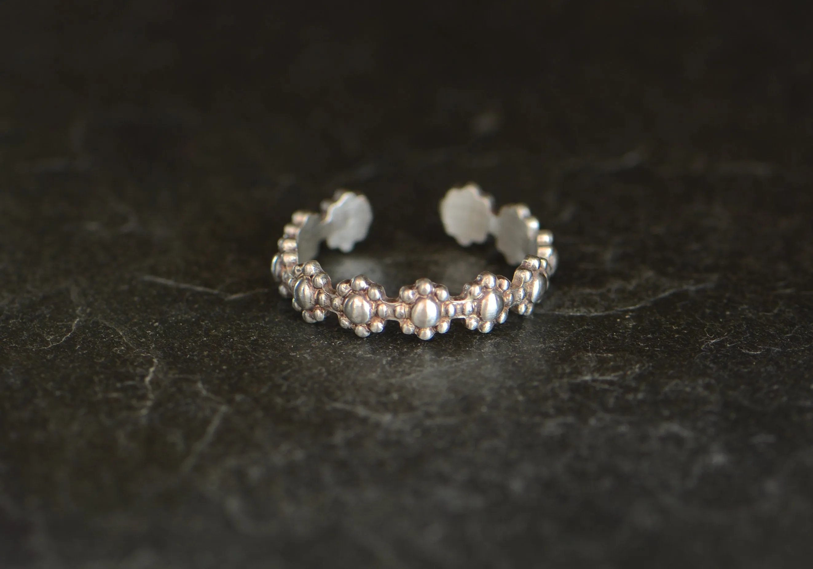 Sterling silver toe ring with flowers
