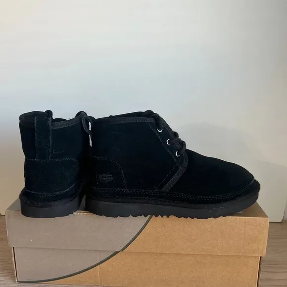 Ugg Neumel II Triple Black Kids Sneakers- SZ 1 Y