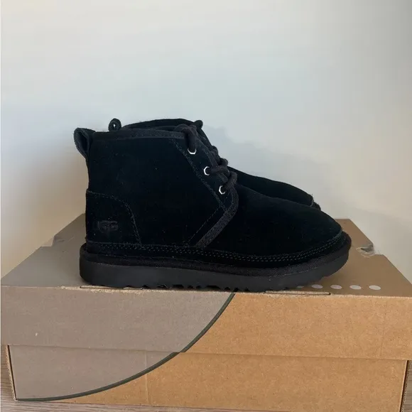 Ugg Neumel II Triple Black Kids Sneakers- SZ 1 Y