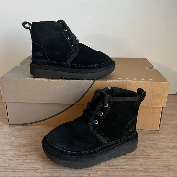 Ugg Neumel II Triple Black Kids Sneakers- SZ 1 Y