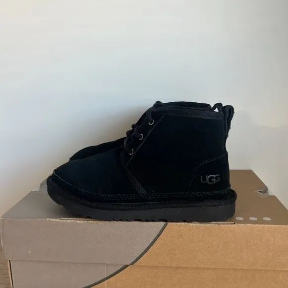 Ugg Neumel II Triple Black Kids Sneakers- SZ 1 Y