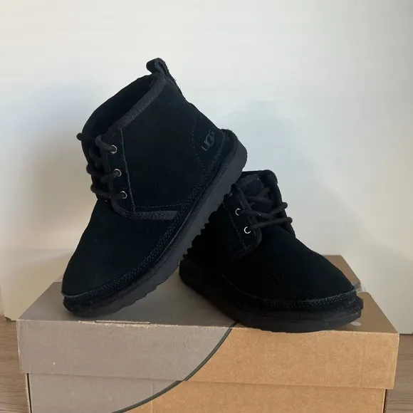 Ugg Neumel II Triple Black Kids Sneakers- SZ 1 Y