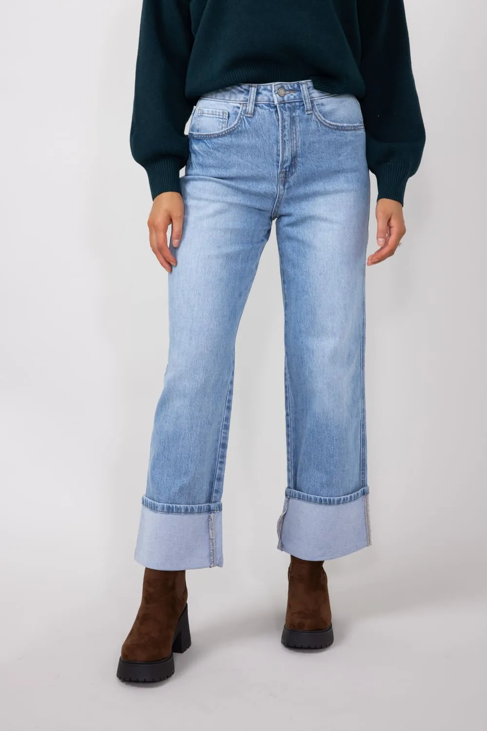 Vervet Gabby Super High-Rise Baggy Straight Jeans for Women in Medium Wash | T6513