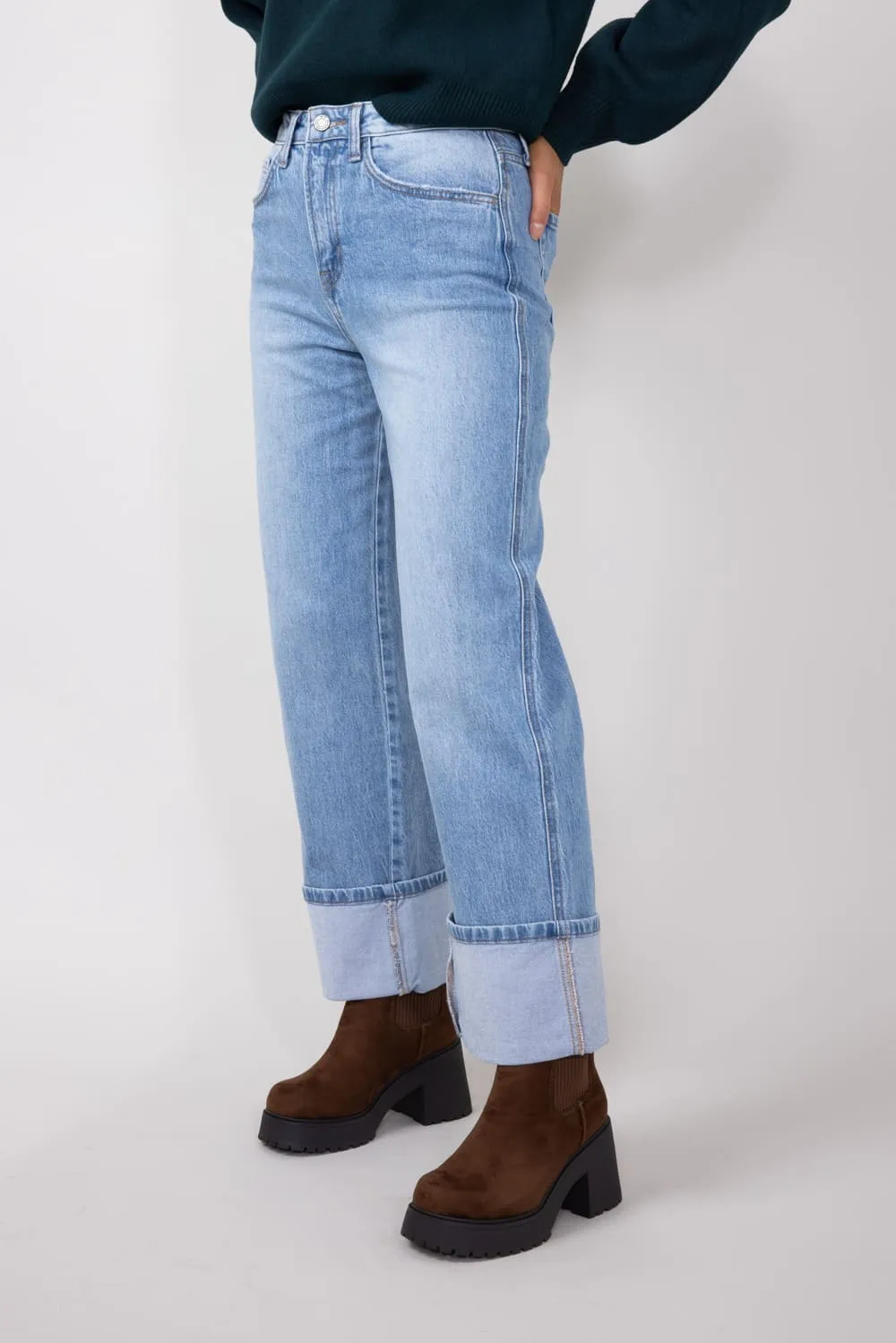 Vervet Gabby Super High-Rise Baggy Straight Jeans for Women in Medium Wash | T6513