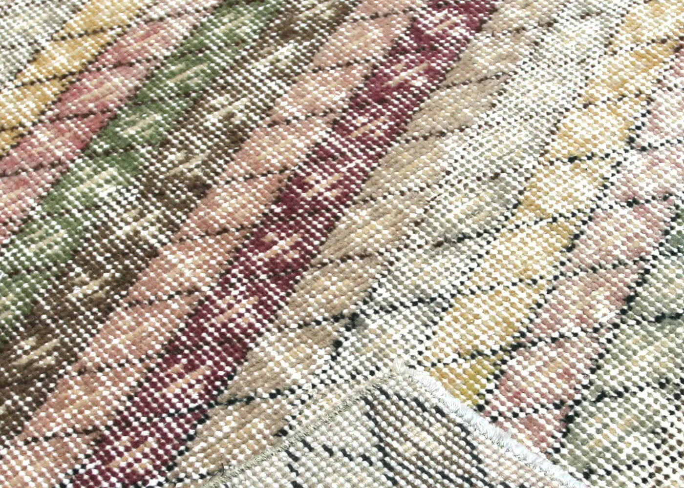 Vintage Turkish Mid-Century-Modern Rug - 2'9" x 6'5"