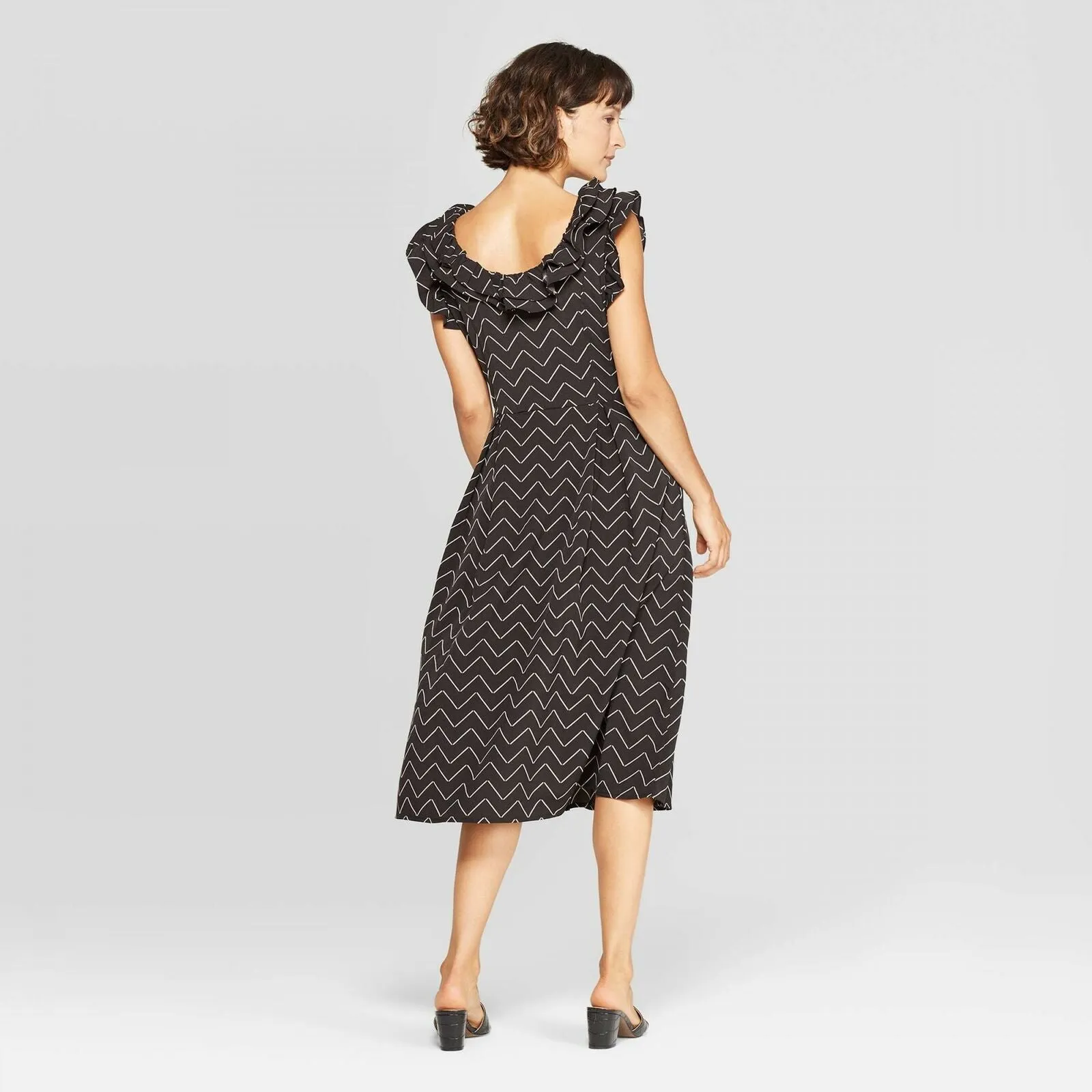 Who What Wear Women's Sleeveless Boat Neck Frill Ruffle Midi A Line Dress