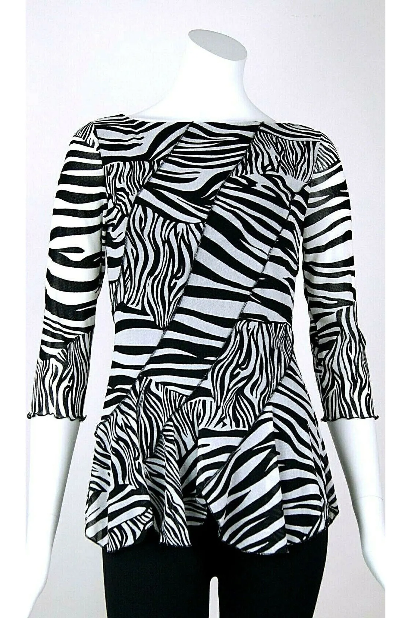 ZEBRA Diagonal Panels Scalloped Hem 3/4 Sleeves Top